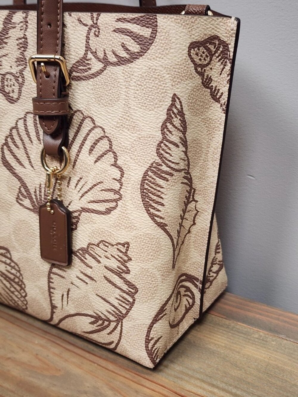 NWT Coach Mollie Tote Bag 25 In Signature Canvas With Shell Print CBH63 - Picture 5 of 12